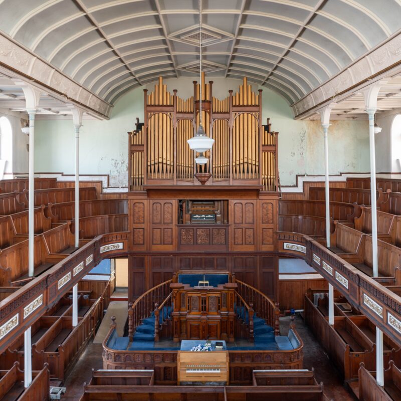 Inside Y Tabernacl, in Holyhead / Tu mewn Y Tabernacl, yng Nghaergybi.